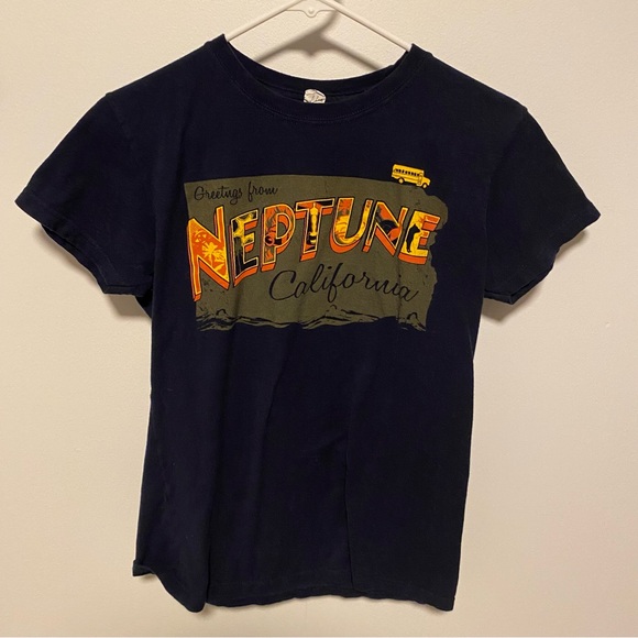 2 Veronica Mars T-shirts - Picture 8 of 12